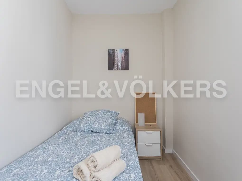 3 quarto Apartamento para arrendar em Valencia cidade - 1 600 € (Ref: 9897846)