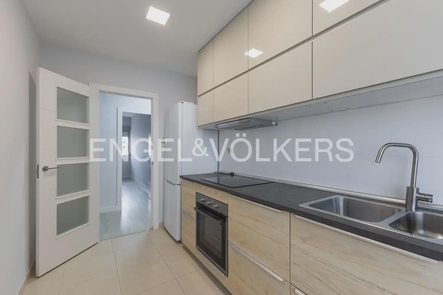 3 bedroom Flat for rent in Valencia city - € 1,850 (Ref: 9897847)