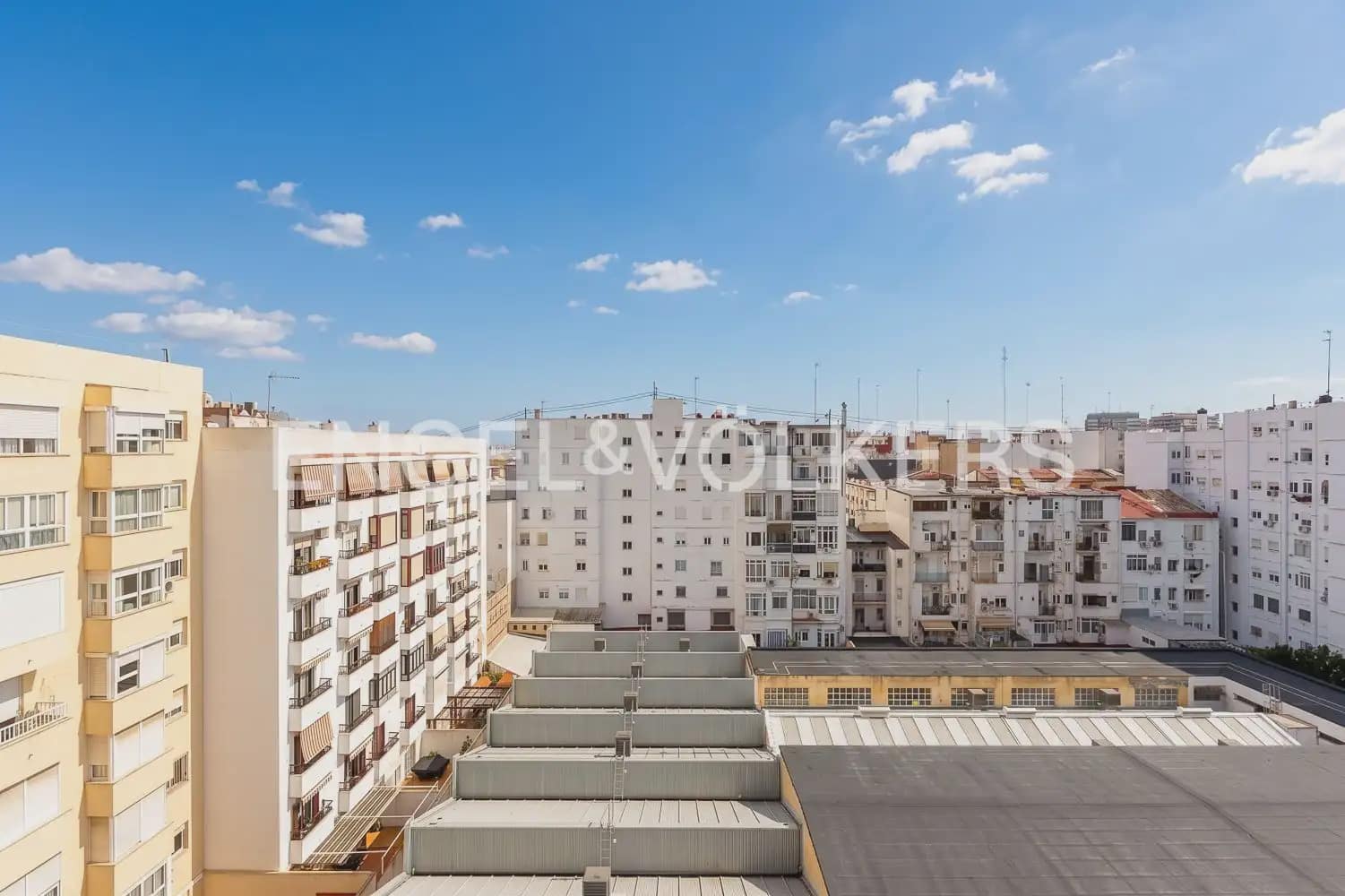 3 bedroom Flat for rent in Valencia city - € 1,850 (Ref: 9897847)
