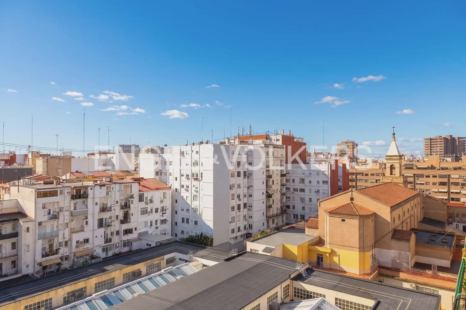 3 bedroom Flat for rent in Valencia city - € 1,850 (Ref: 9897847)