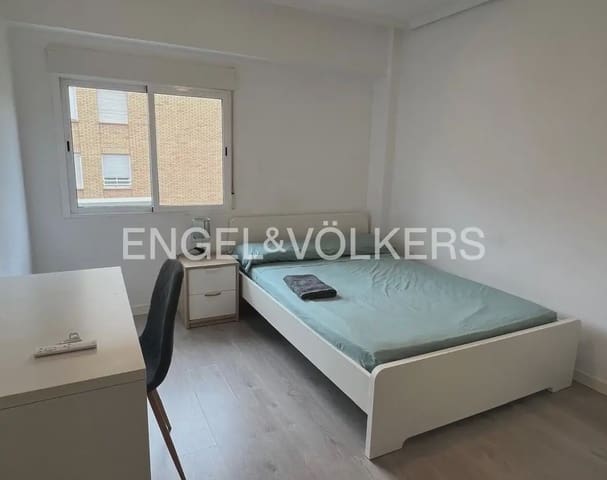 4 quarto Apartamento para arrendar em Ciutat Jardi, Valência cidade - 2 000 € (Ref: 9897848)