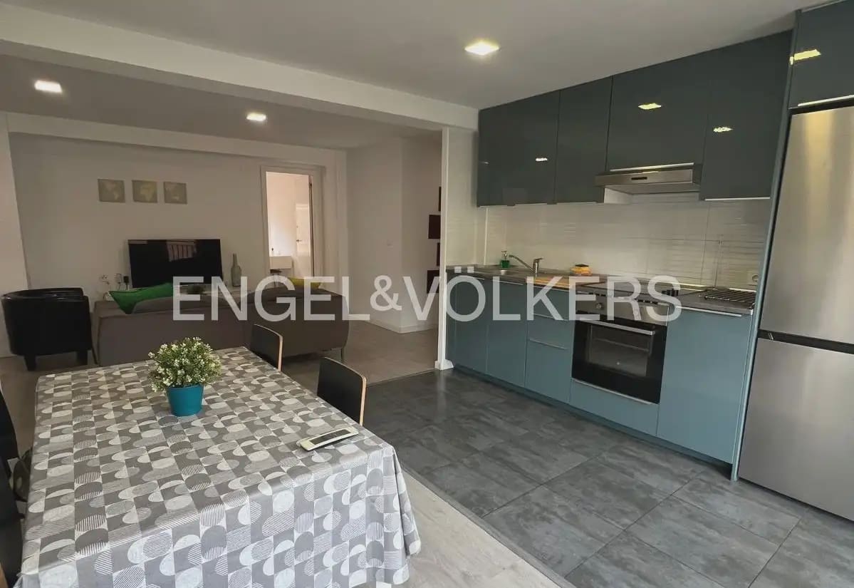 4 quarto Apartamento para arrendar em Valencia cidade - 2 000 € (Ref: 9897848)