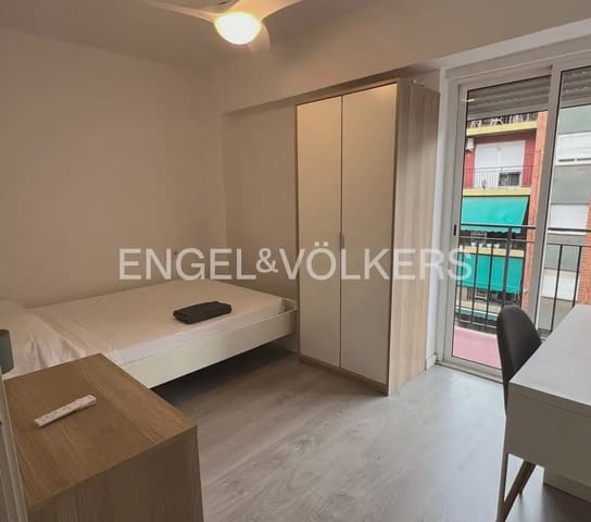 4 quarto Apartamento para arrendar em Ciutat Jardi, Valência cidade - 2 000 € (Ref: 9897848)