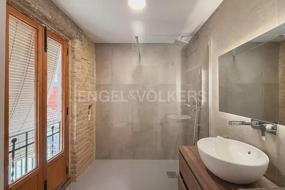 1 bedroom Flat for rent in Valencia city - € 1,600 (Ref: 9897850)