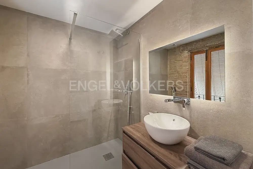 1 bedroom Flat for rent in Valencia city - € 1,600 (Ref: 9897850)