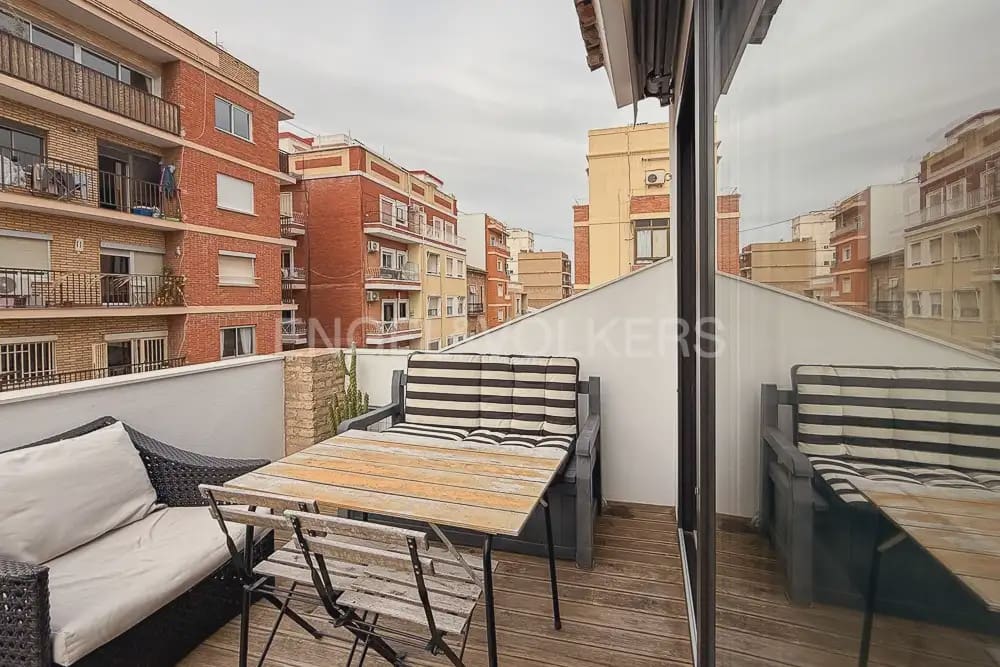 1 bedroom Flat for rent in Valencia city - € 1,600 (Ref: 9897850)