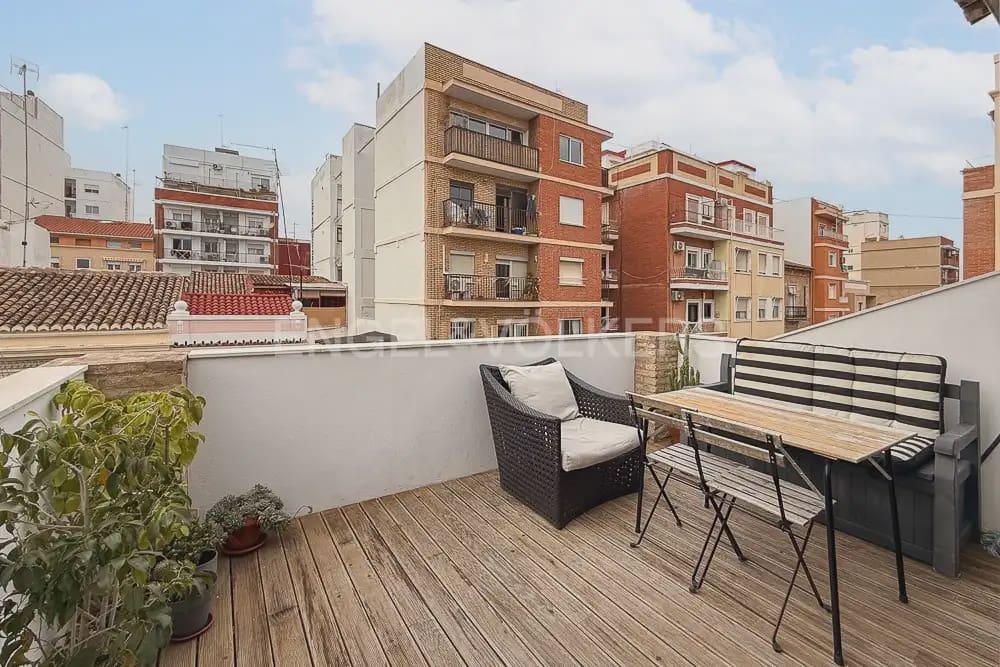 1 bedroom Flat for rent in Valencia city - € 1,600 (Ref: 9897850)