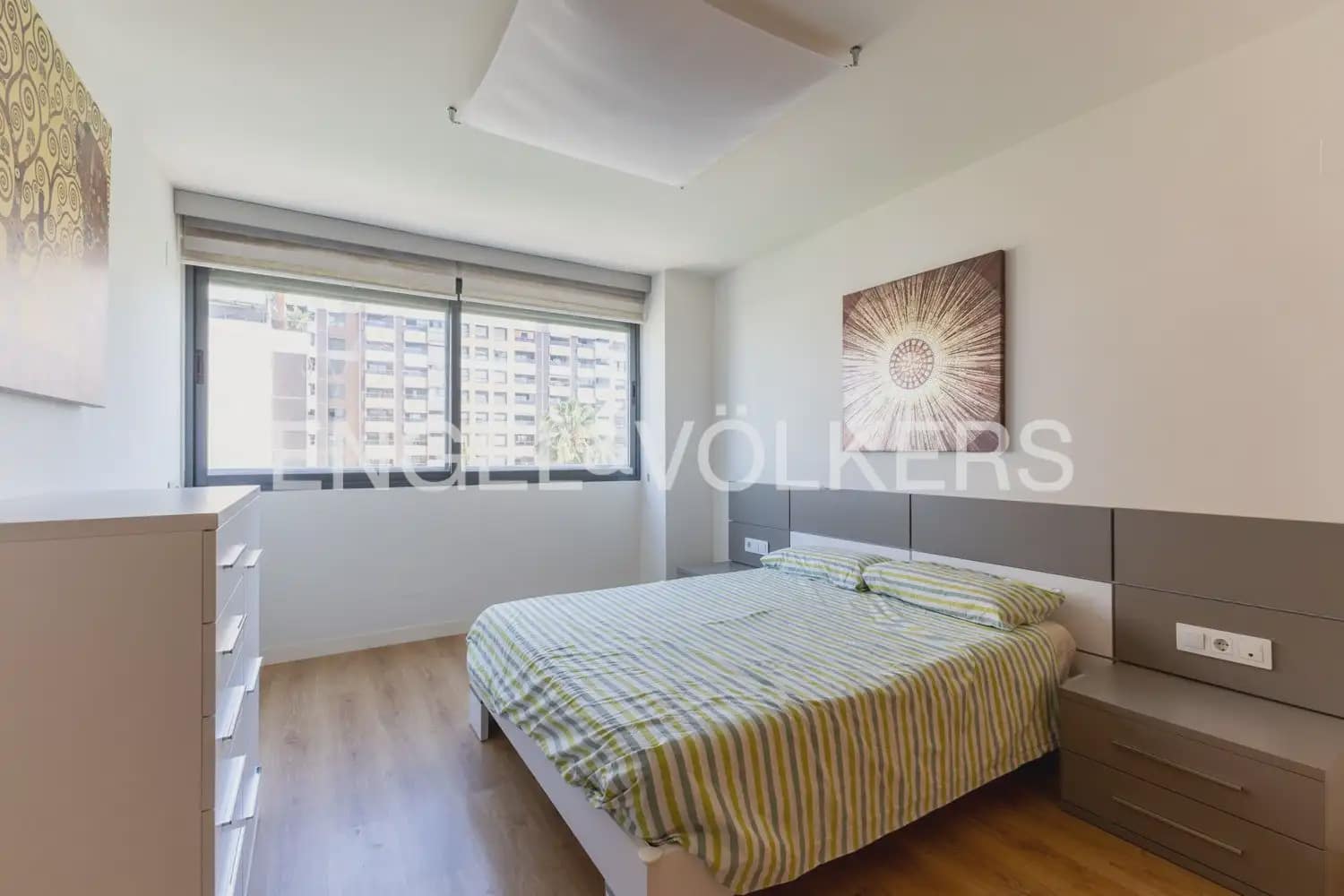 Appartement de 2 chambres à louer à Valence ville avec piscine garage - 1 600 € (Ref: 9897851)