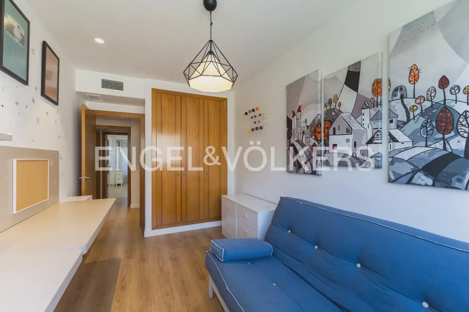 Appartement de 2 chambres à louer à Valence ville avec piscine garage - 1 600 € (Ref: 9897851)