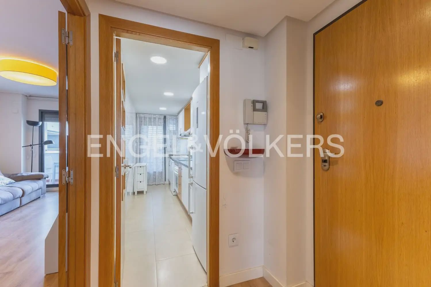Appartement de 2 chambres à louer à Valence ville avec piscine garage - 1 600 € (Ref: 9897851)