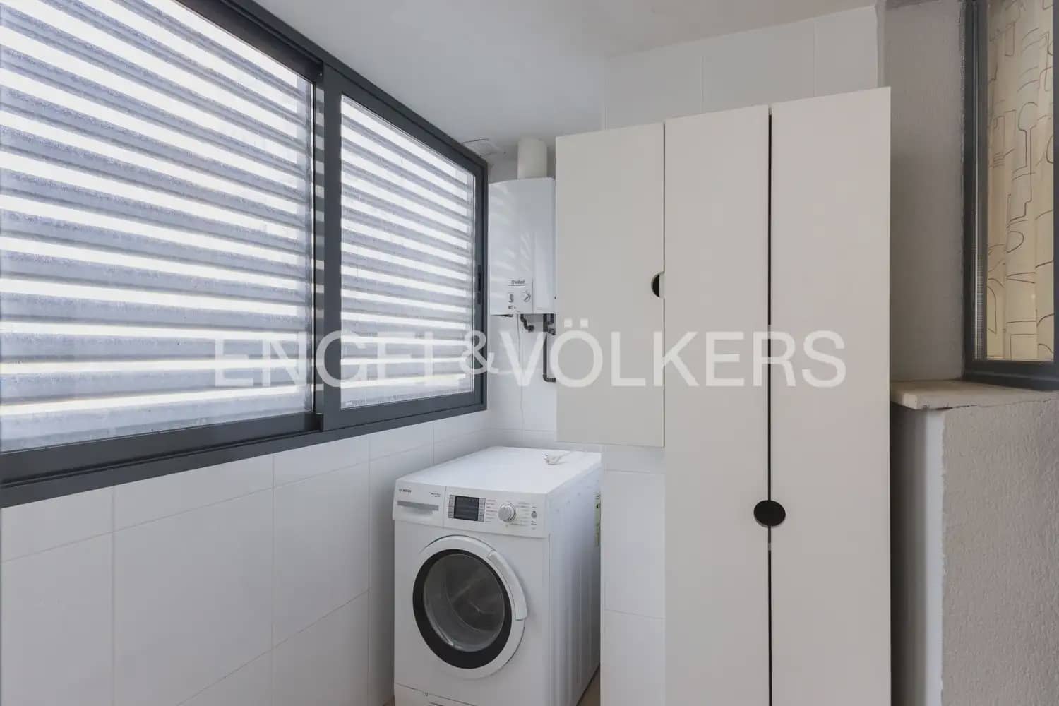 Appartement de 2 chambres à louer à Valence ville avec piscine garage - 1 600 € (Ref: 9897851)