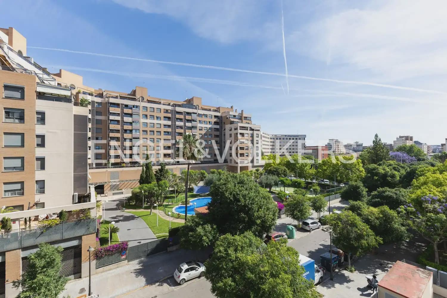 Appartement de 2 chambres à louer à Valence ville avec piscine garage - 1 600 € (Ref: 9897851)