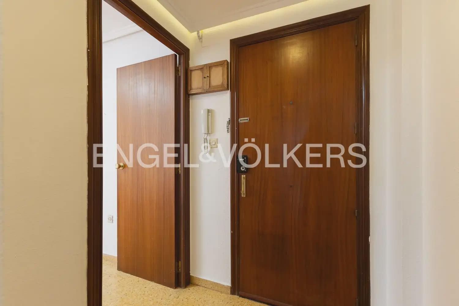 3 bedroom Flat for sale in Valencia city - € 250,000 (Ref: 9897852)