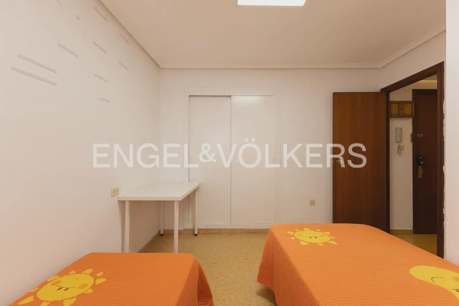 3 bedroom Flat for sale in Valencia city - € 250,000 (Ref: 9897852)