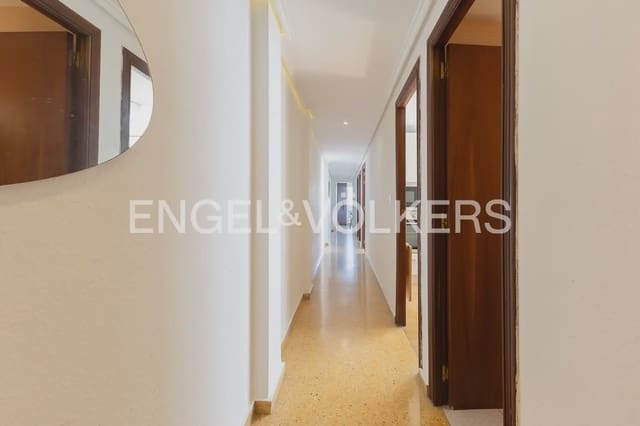 3 bedroom Flat for sale in El perellonet, Valencia city - € 250,000 (Ref: 9897852)