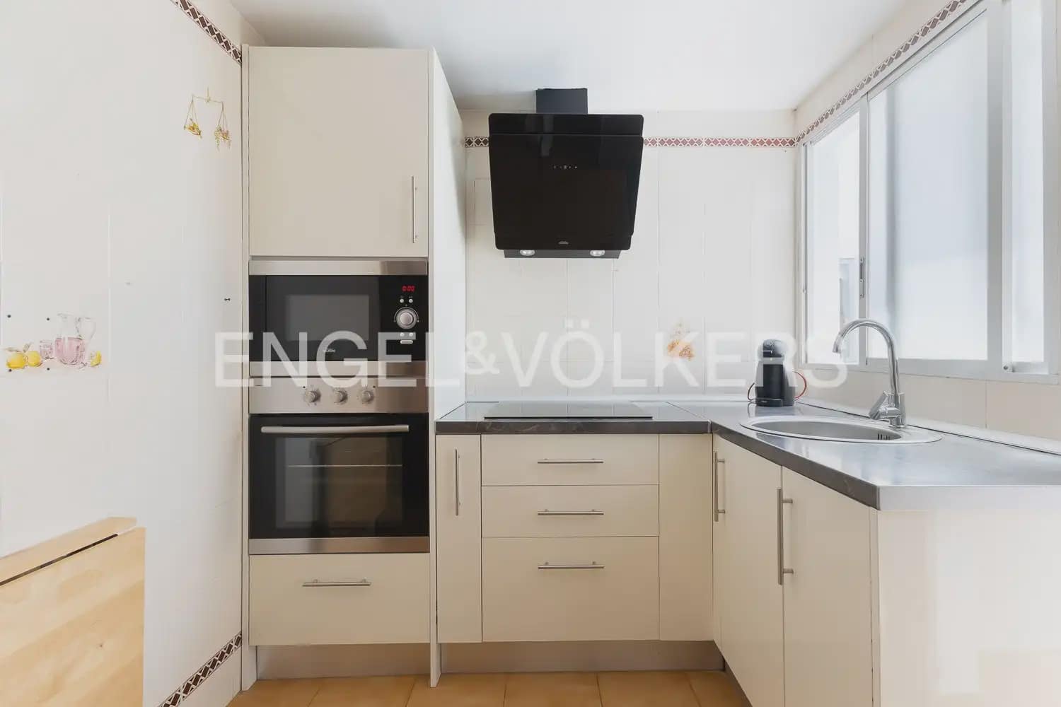 3 bedroom Flat for sale in Valencia city - € 250,000 (Ref: 9897852)