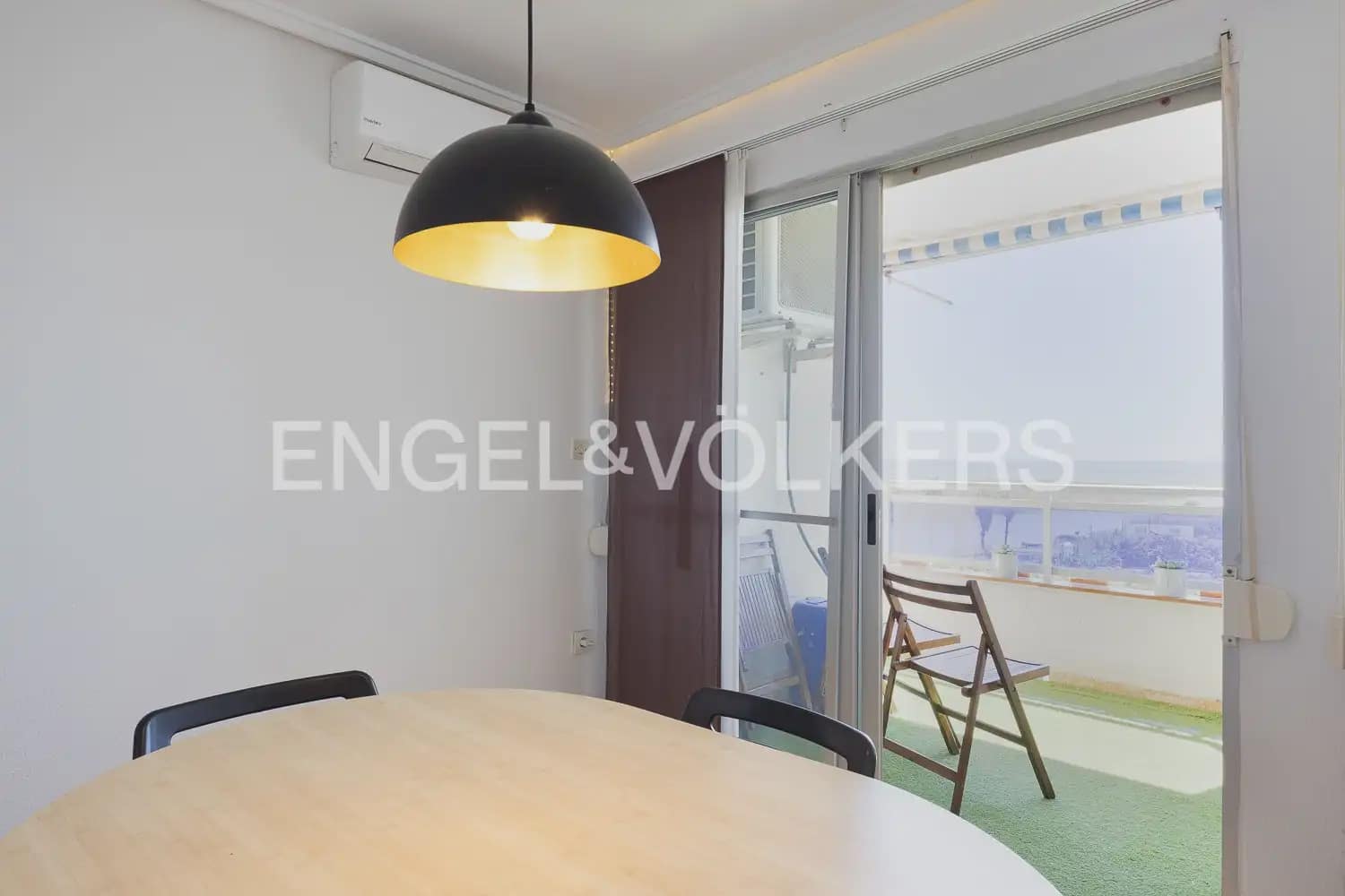 3 bedroom Flat for sale in Valencia city - € 250,000 (Ref: 9897852)