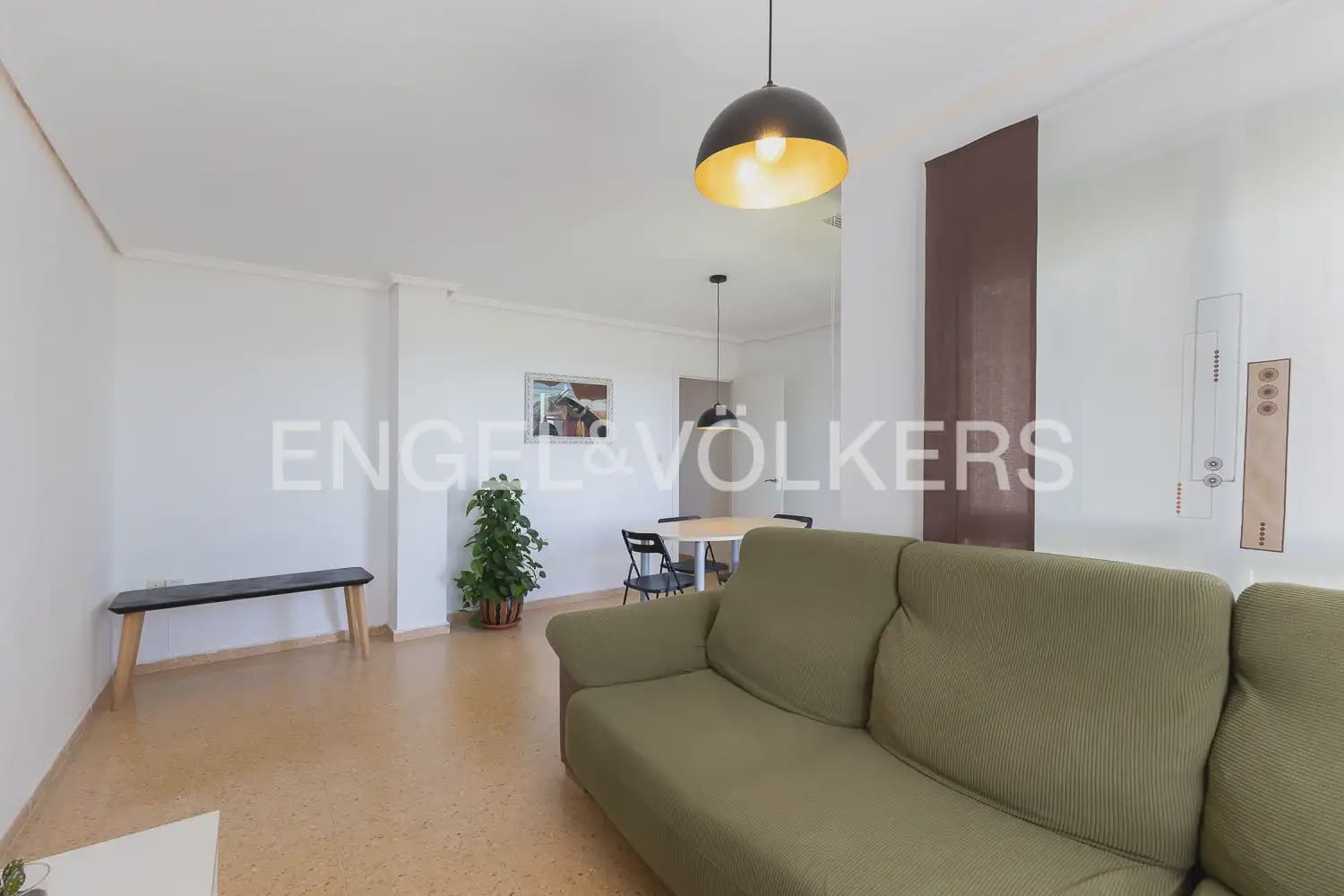 3 bedroom Flat for sale in Valencia city - € 250,000 (Ref: 9897852)