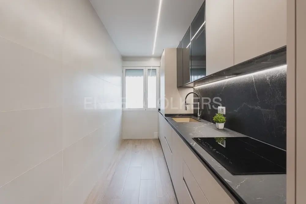3 Zimmer Wohnung zu vermieten in Valencia Stadt - 2.800 € (Ref: 9897853)