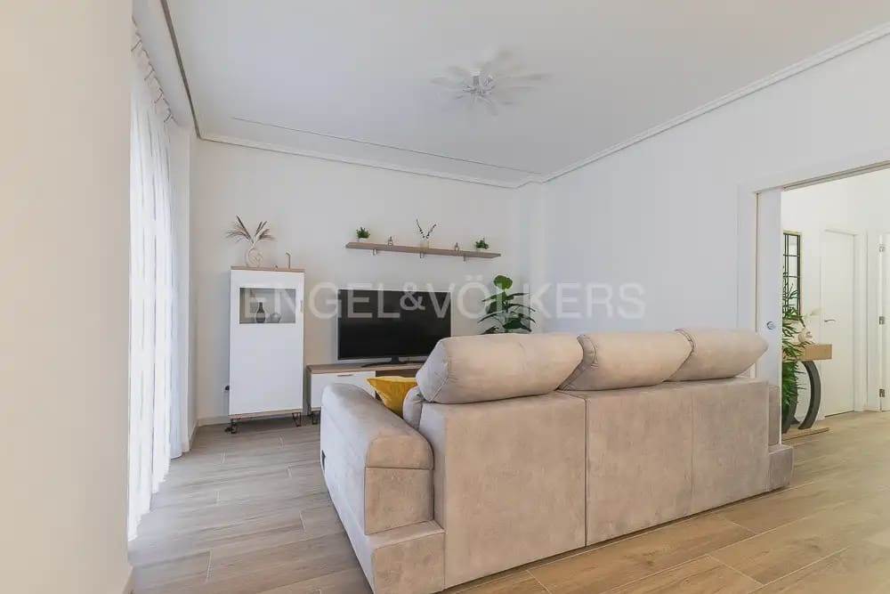 3 Zimmer Wohnung zu vermieten in Valencia Stadt - 2.800 € (Ref: 9897853)