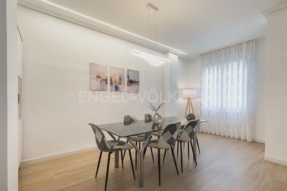 3 Zimmer Wohnung zu vermieten in Valencia Stadt - 2.800 € (Ref: 9897853)