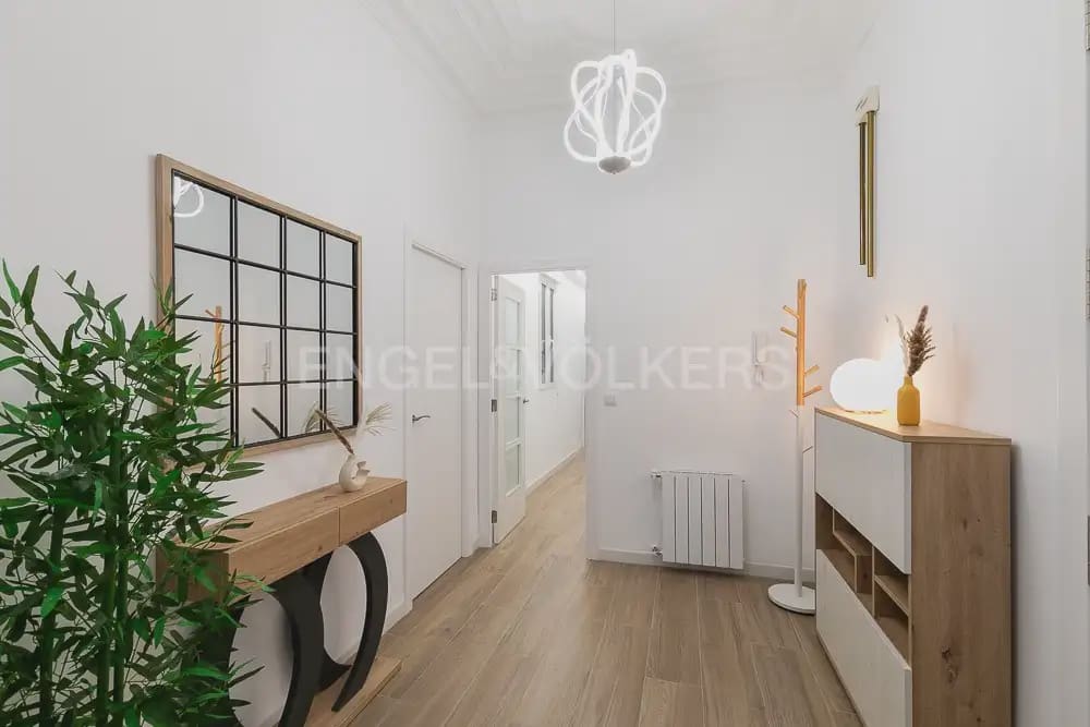 3 Zimmer Wohnung zu vermieten in Valencia Stadt - 2.800 € (Ref: 9897853)