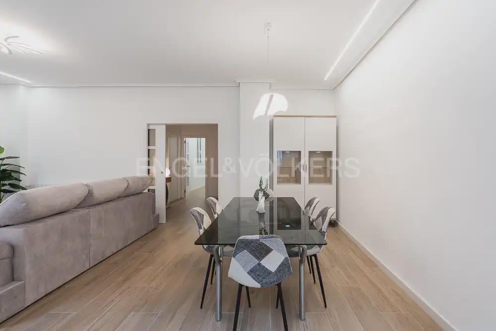 3 Zimmer Wohnung zu vermieten in Valencia Stadt - 2.800 € (Ref: 9897853)