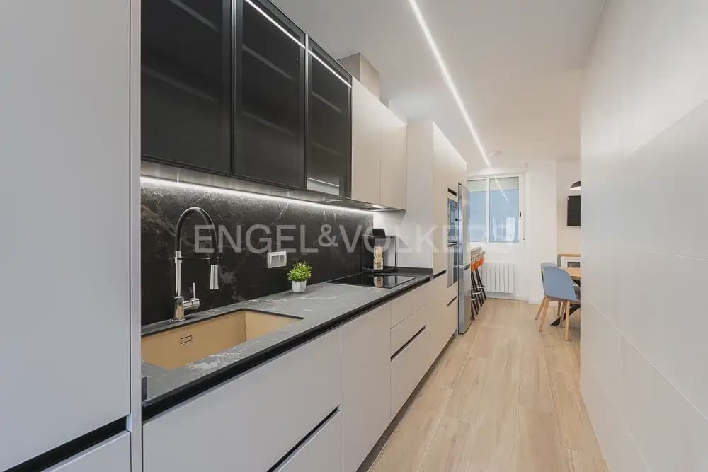 3 Zimmer Wohnung zu vermieten in Valencia Stadt - 2.800 € (Ref: 9897853)