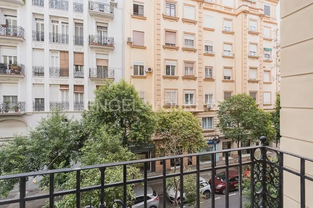 3 Zimmer Wohnung zu vermieten in Valencia Stadt - 2.800 € (Ref: 9897853)
