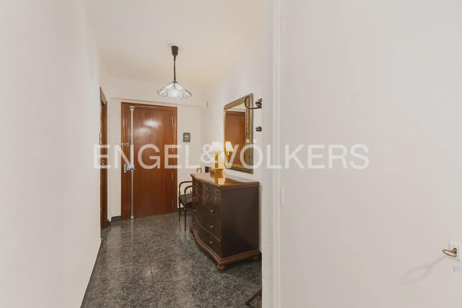4 quarto Apartamento para arrendar em Valencia cidade com garagem - 2 000 € (Ref: 9897854)