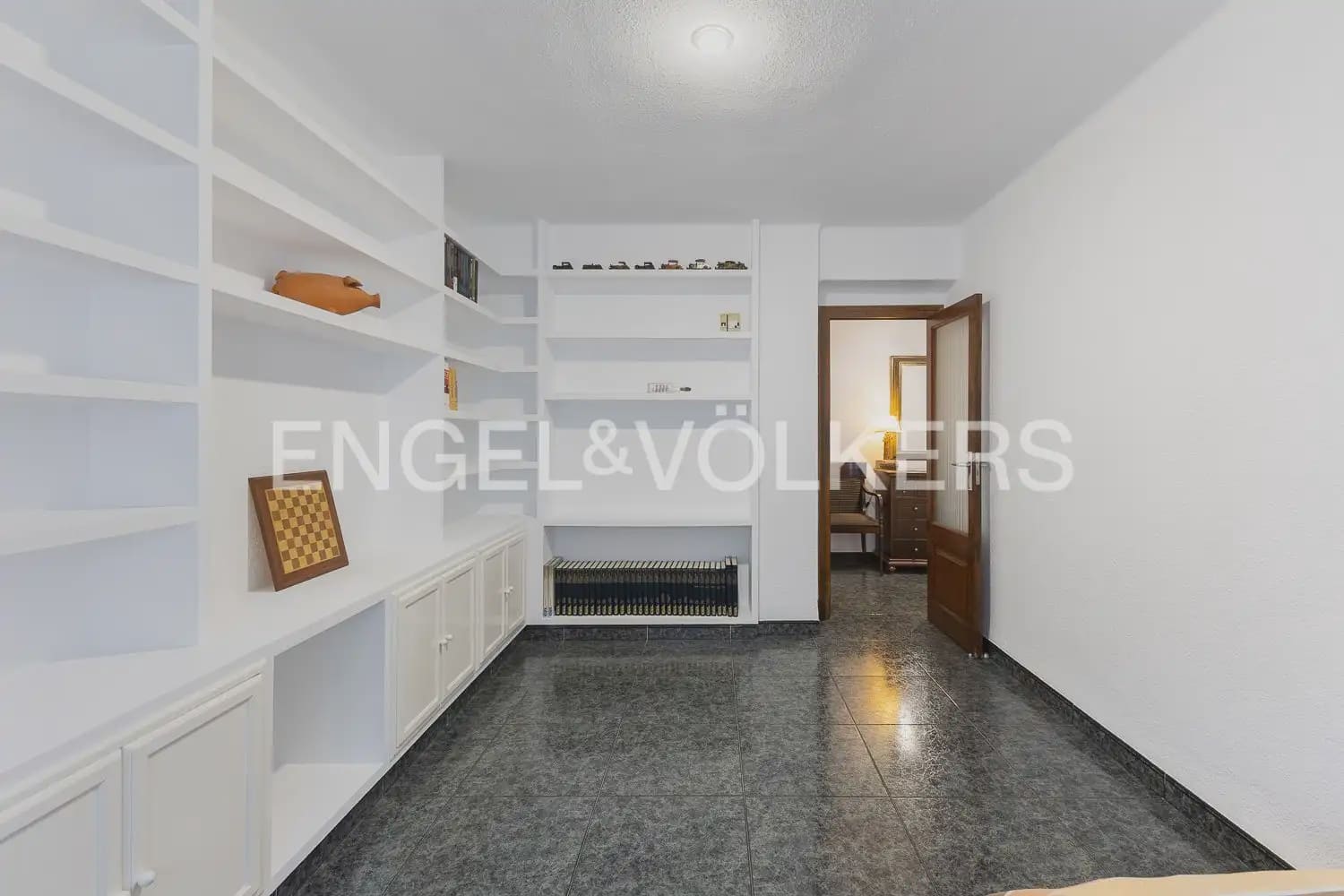 4 quarto Apartamento para arrendar em Valencia cidade com garagem - 2 000 € (Ref: 9897854)