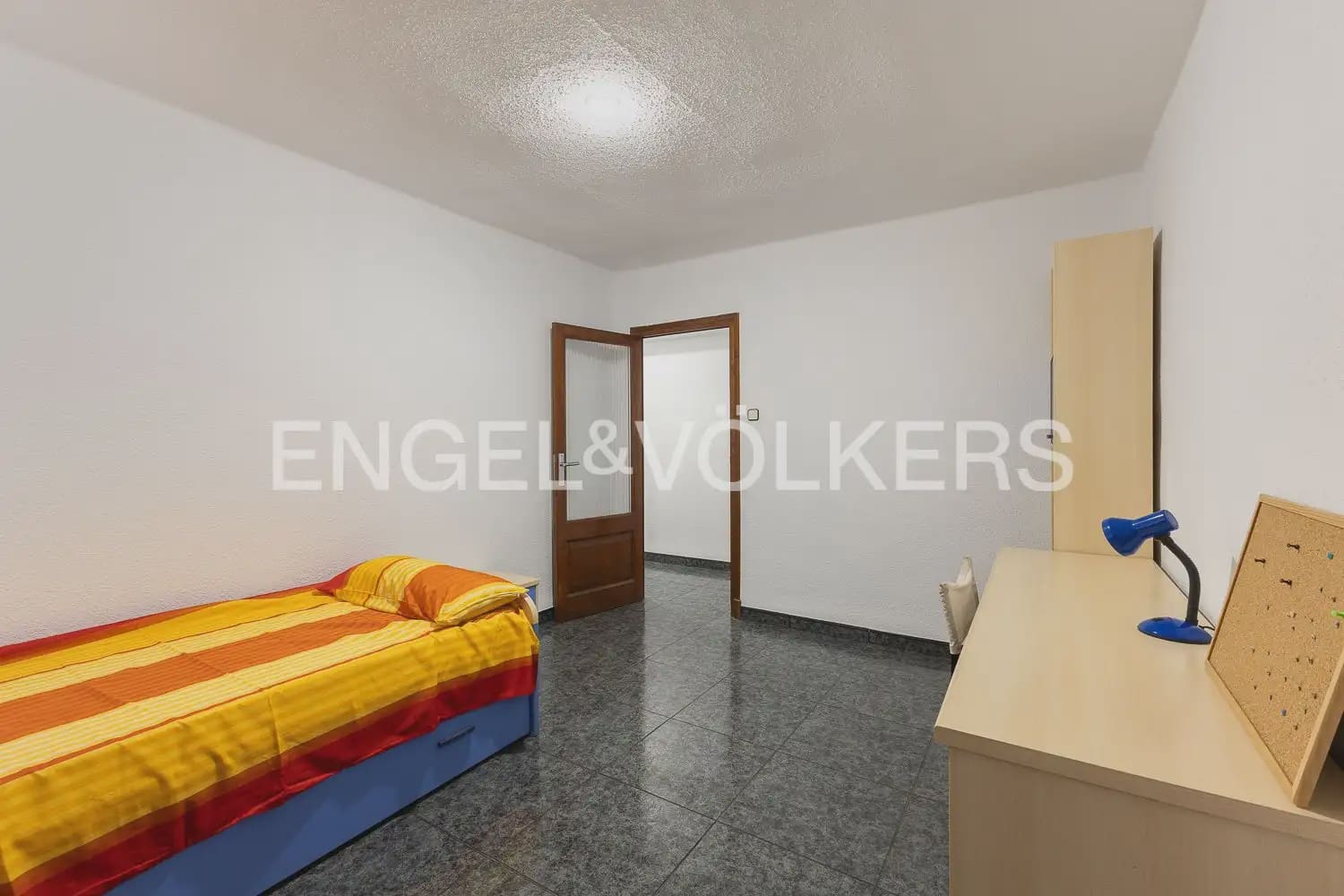 4 quarto Apartamento para arrendar em Valencia cidade com garagem - 2 000 € (Ref: 9897854)
