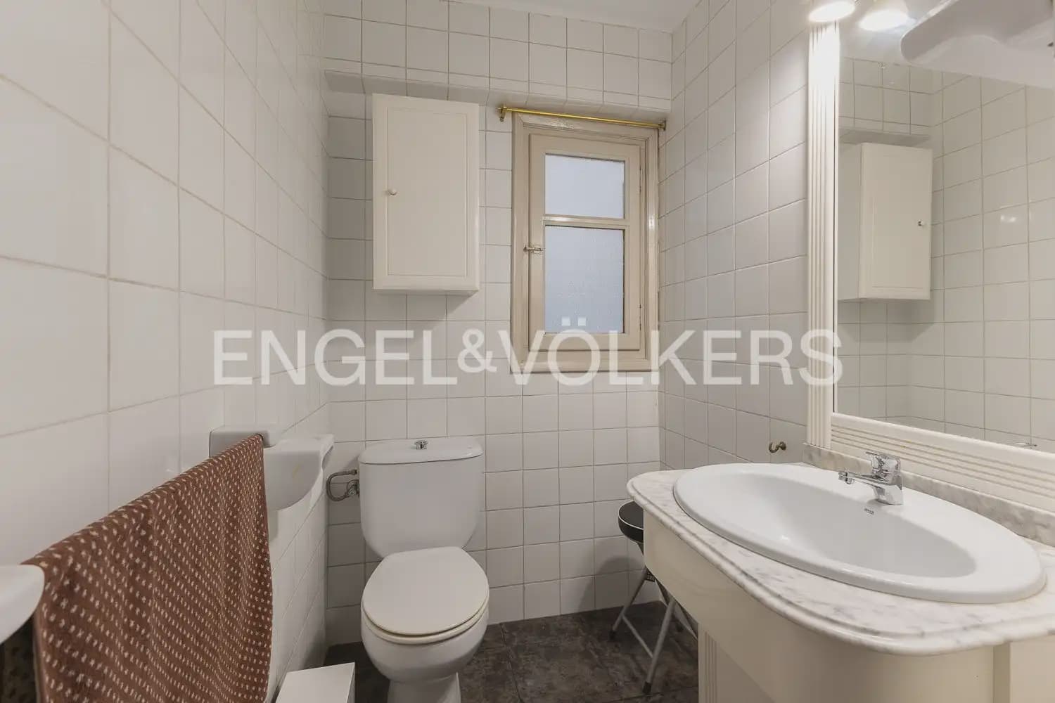 4 quarto Apartamento para arrendar em Valencia cidade com garagem - 2 000 € (Ref: 9897854)