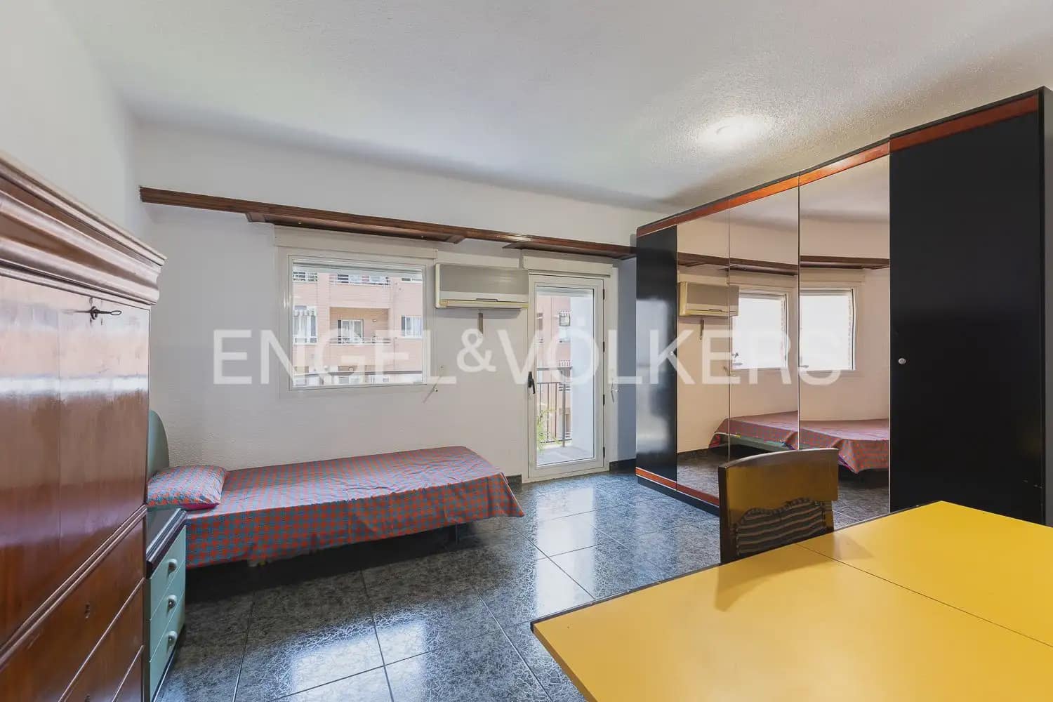 4 quarto Apartamento para arrendar em Valencia cidade com garagem - 2 000 € (Ref: 9897854)