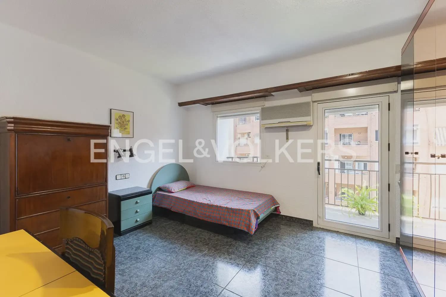 4 quarto Apartamento para arrendar em Valencia cidade com garagem - 2 000 € (Ref: 9897854)