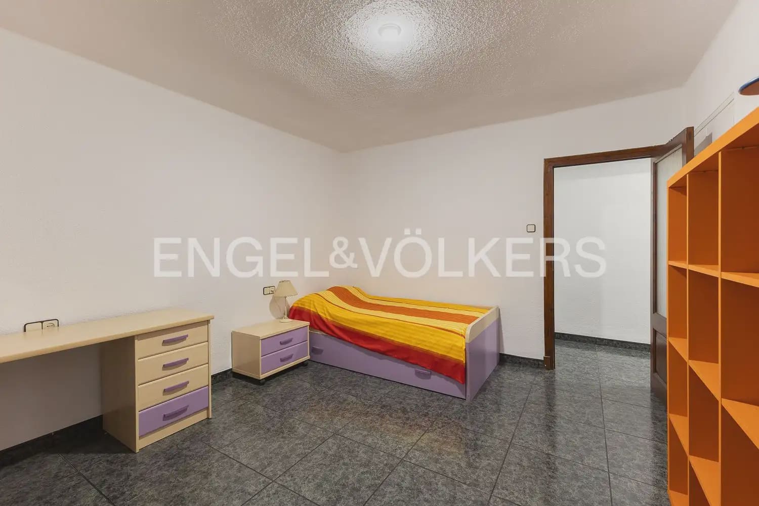 4 quarto Apartamento para arrendar em Valencia cidade com garagem - 2 000 € (Ref: 9897854)