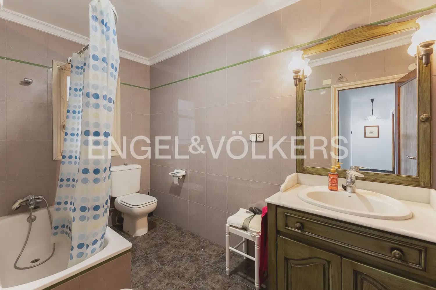 4 quarto Apartamento para arrendar em Valencia cidade com garagem - 2 000 € (Ref: 9897854)