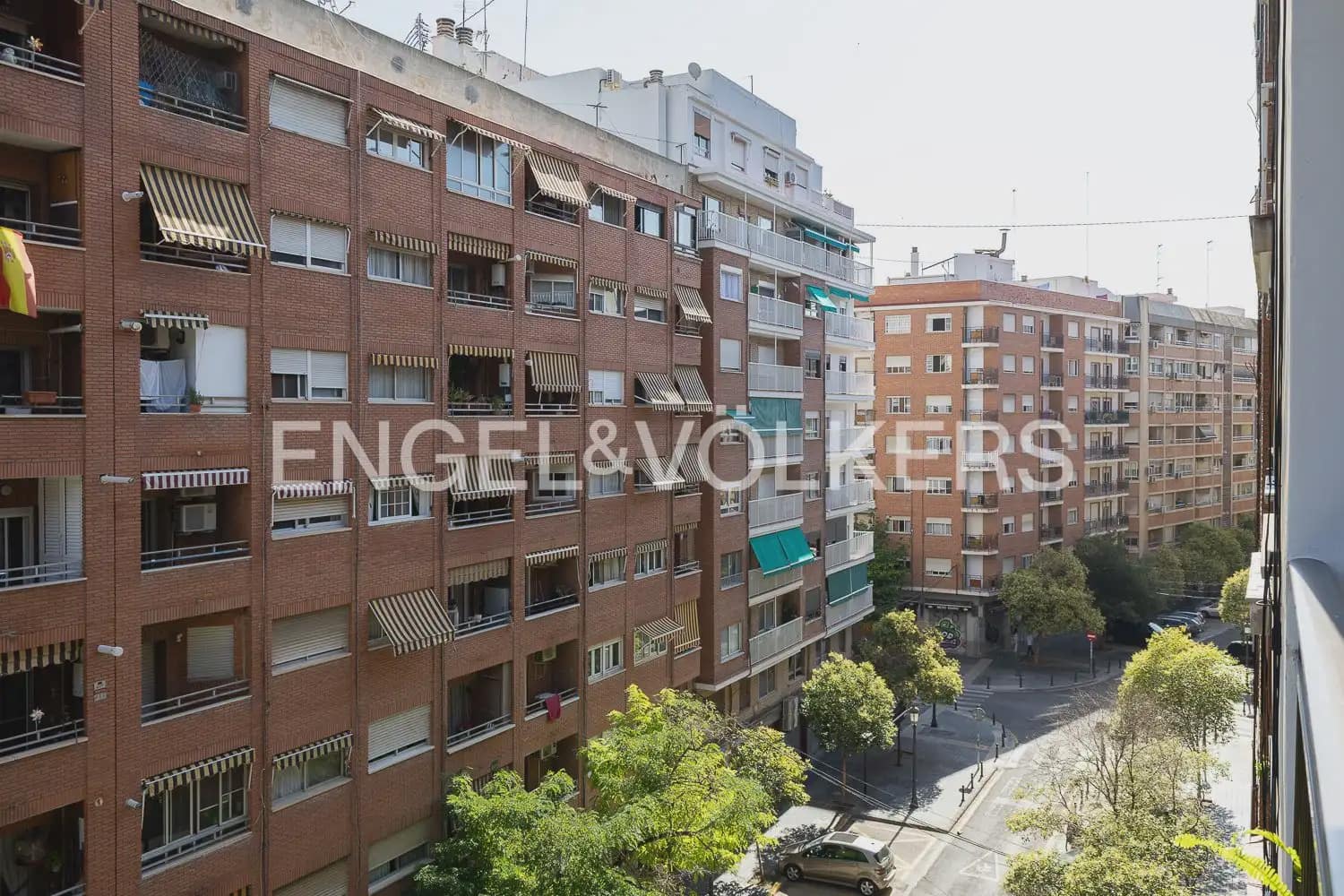 4 quarto Apartamento para arrendar em Valencia cidade com garagem - 2 000 € (Ref: 9897854)