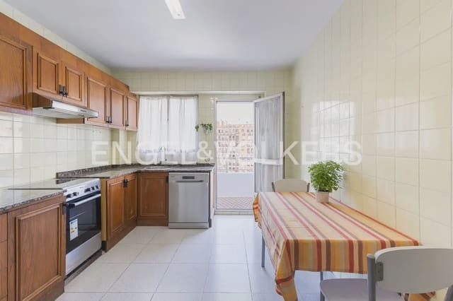4 slaapkamer Flat te huur in La Vega Baixa, Valencia stad met garage - € 2.000 (Ref: 9897854)