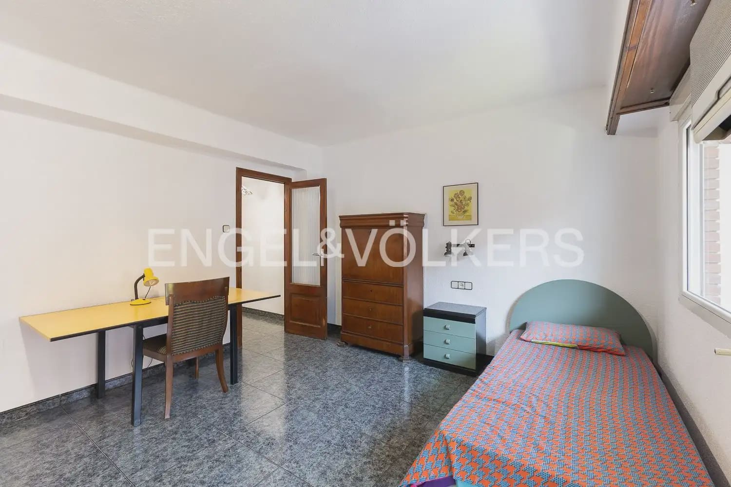 4 quarto Apartamento para arrendar em Valencia cidade com garagem - 2 000 € (Ref: 9897854)