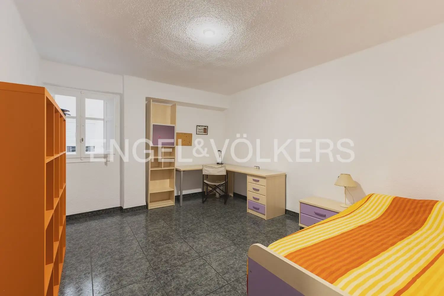 4 quarto Apartamento para arrendar em Valencia cidade com garagem - 2 000 € (Ref: 9897854)