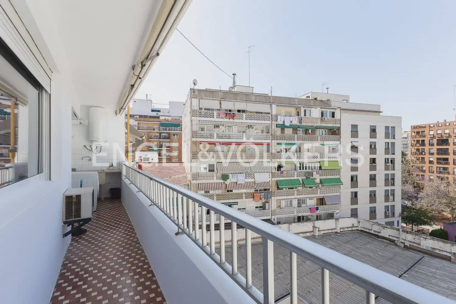 4 quarto Apartamento para arrendar em Valencia cidade com garagem - 2 000 € (Ref: 9897854)