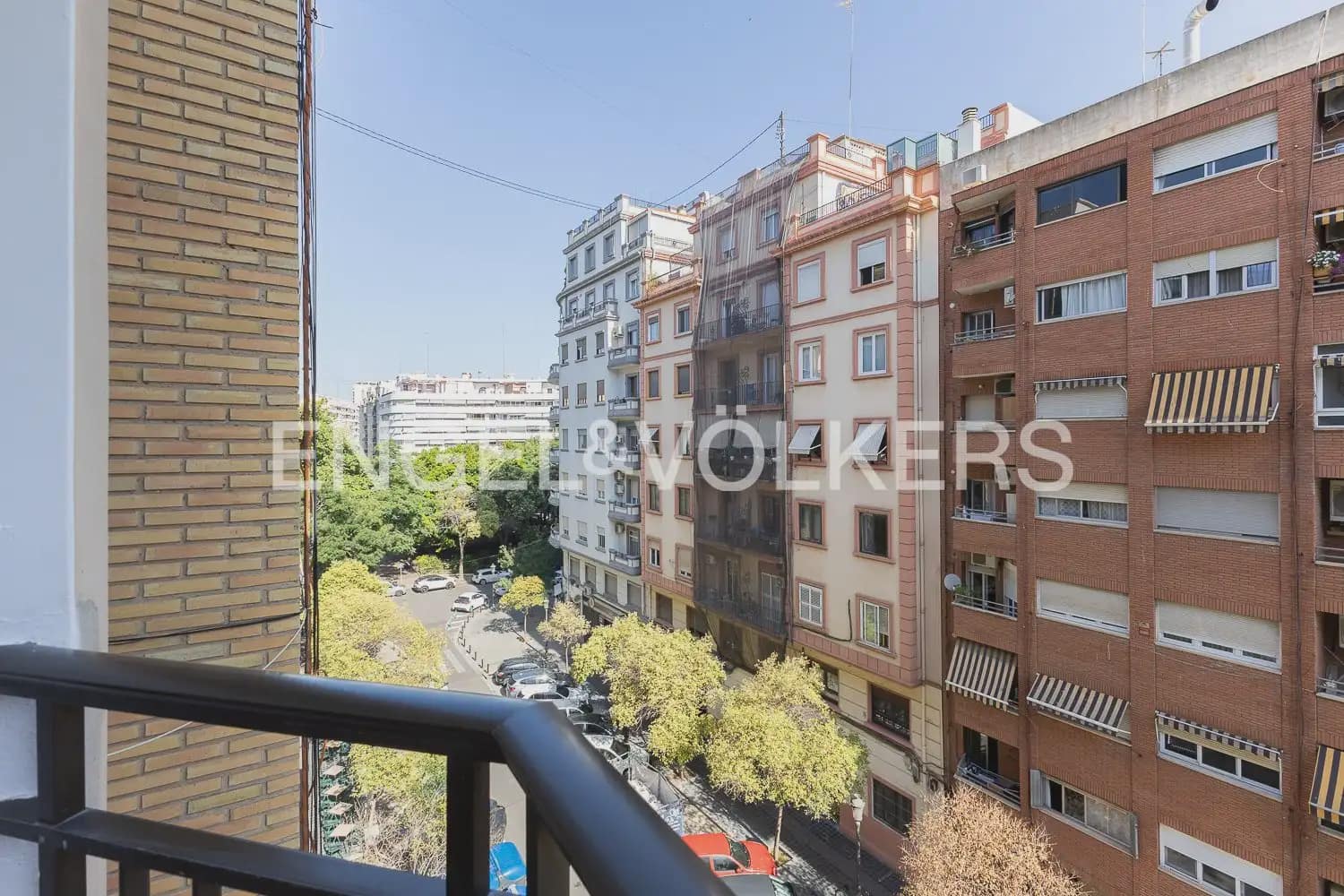 4 quarto Apartamento para arrendar em Valencia cidade com garagem - 2 000 € (Ref: 9897854)