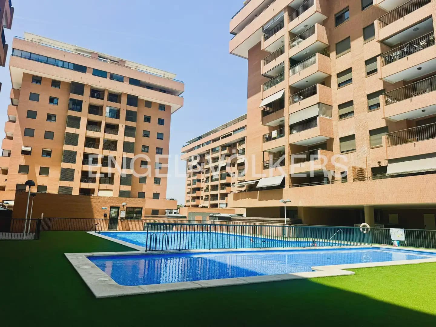 Piso de 3 habitaciones en Alboraya / Alboraia en alquiler con piscina garaje - 3.500 € (Ref: 9897856)