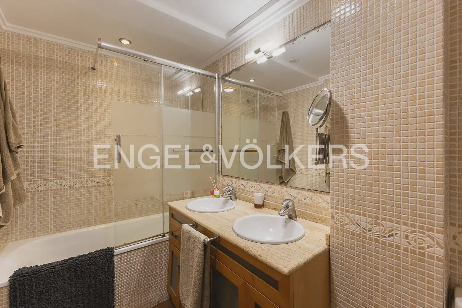 3 slaapkamer Flat te koop in Valencia stad - € 390.000 (Ref: 9897857)