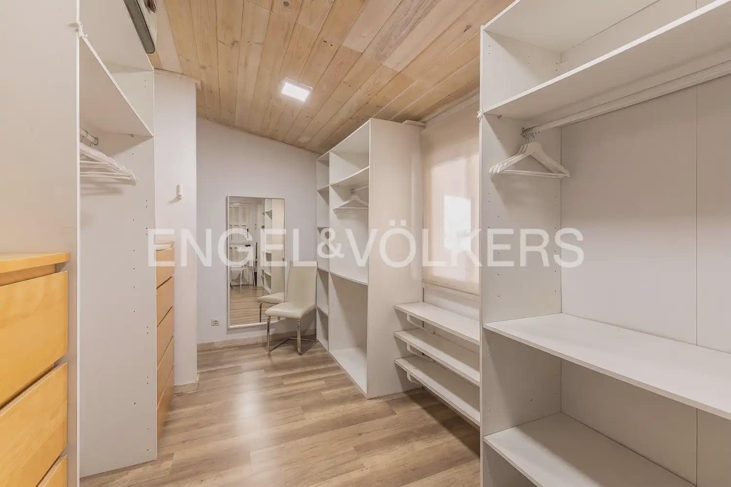 3 slaapkamer Flat te koop in Valencia stad - € 390.000 (Ref: 9897857)
