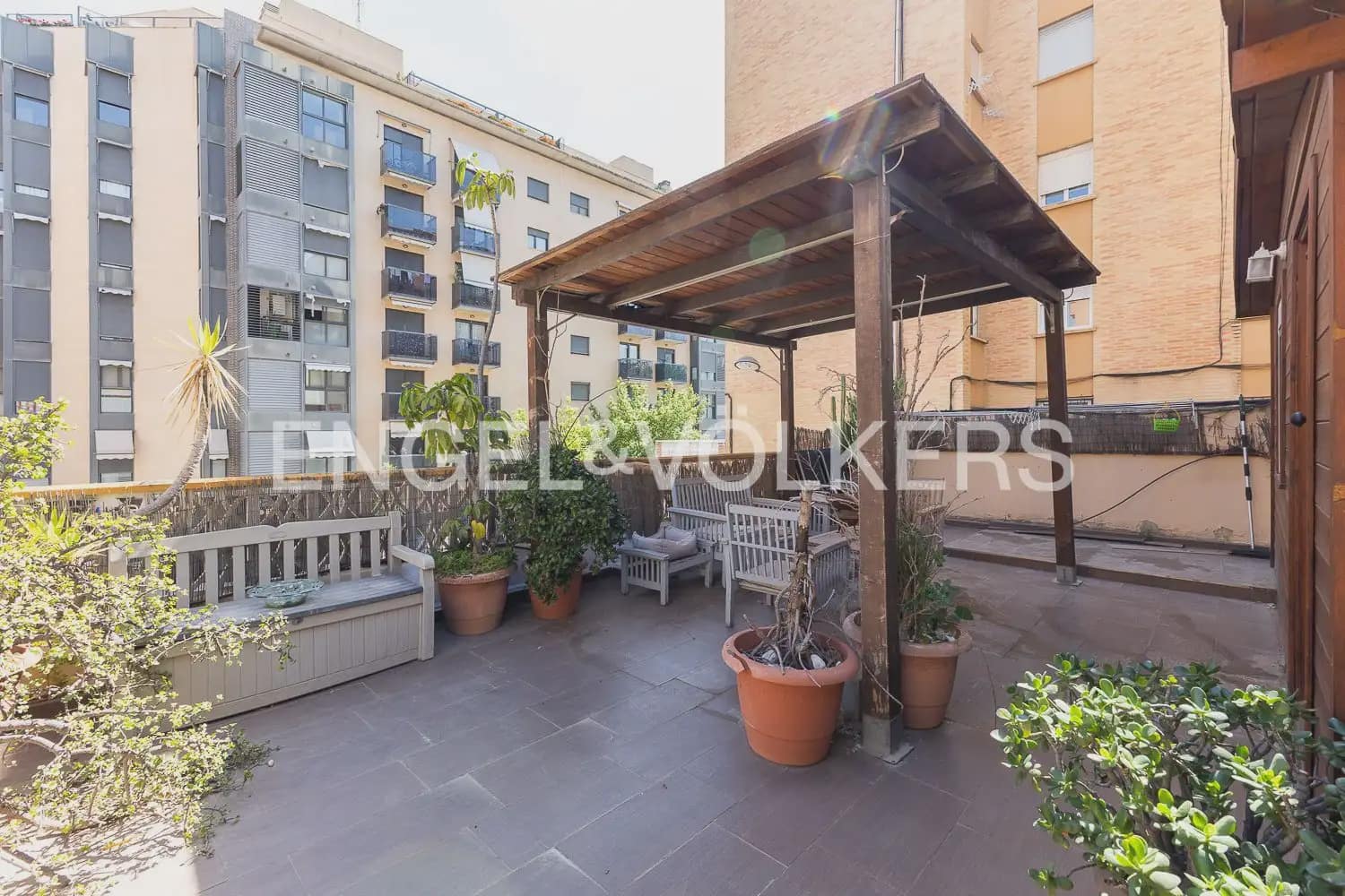 3 slaapkamer Flat te koop in Valencia stad - € 390.000 (Ref: 9897857)