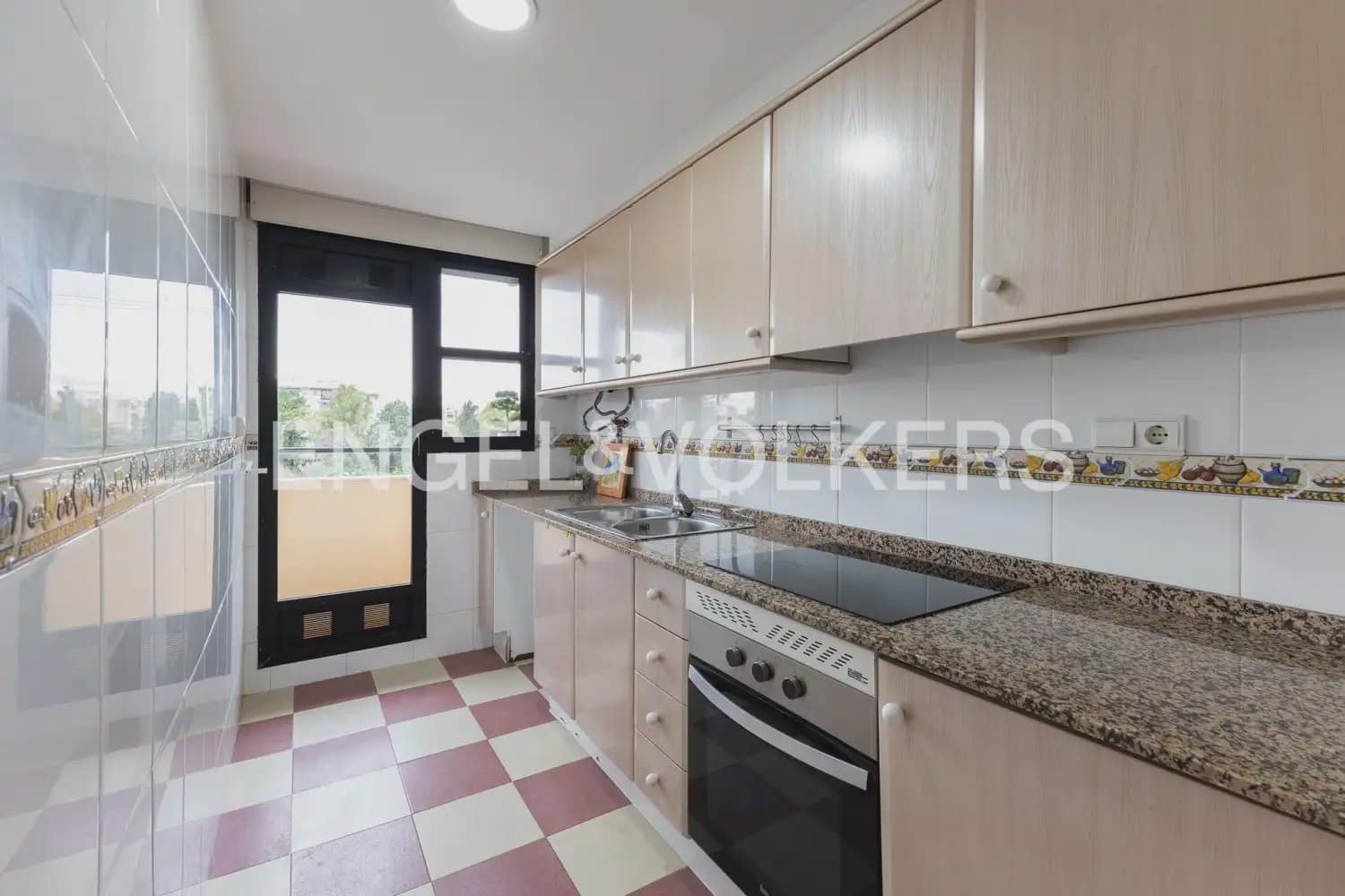 3 quarto Apartamento para arrendar em Valencia cidade com garagem - 1 350 € (Ref: 9897860)