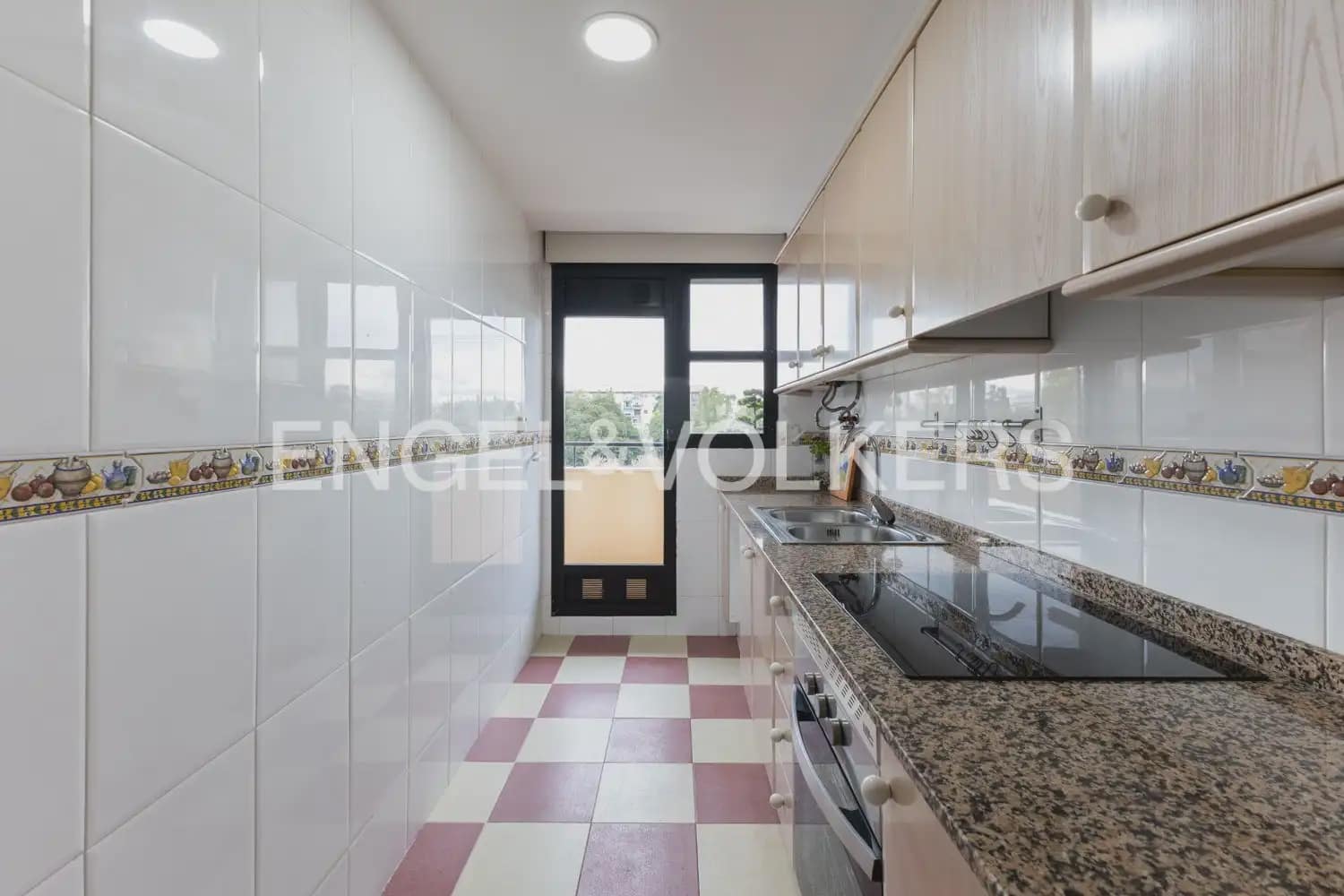 3 quarto Apartamento para arrendar em Valencia cidade com garagem - 1 350 € (Ref: 9897860)