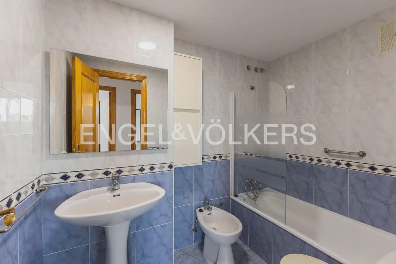 3 quarto Apartamento para arrendar em Valencia cidade com garagem - 1 350 € (Ref: 9897860)
